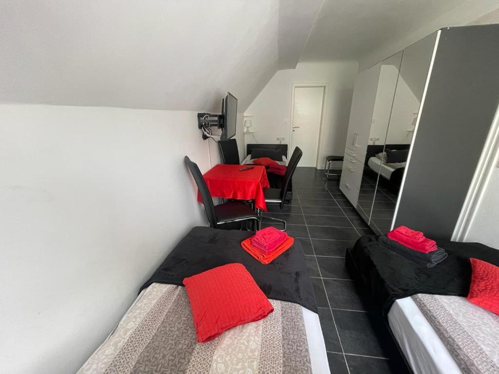 Ferienwohnungen Calwer Hoefle Marktplatz Kamer foto