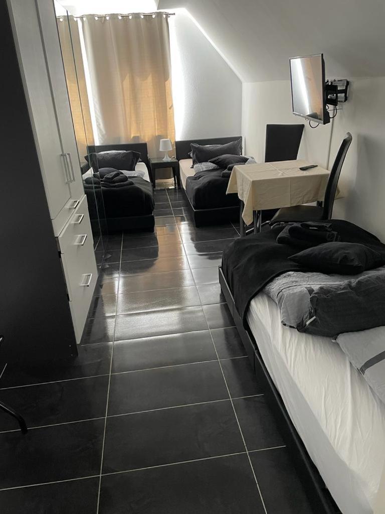 Ferienwohnungen Calwer Hoefle Marktplatz Kamer foto